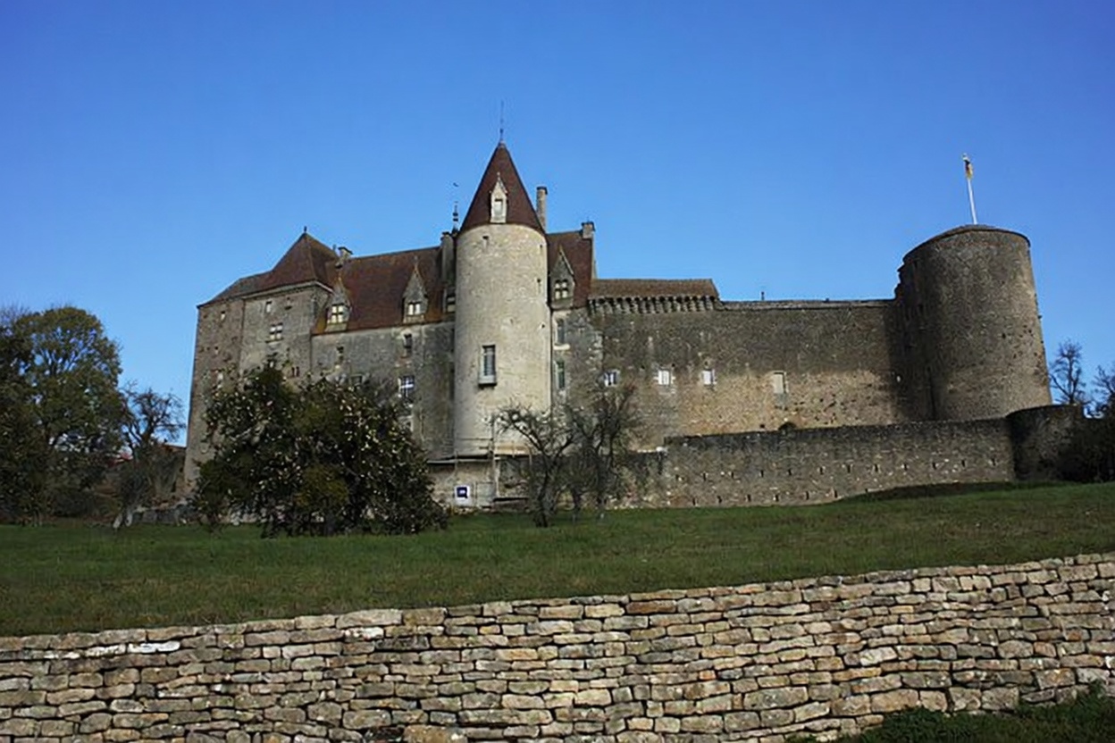 Château de Châteauneuf-en-Auxois